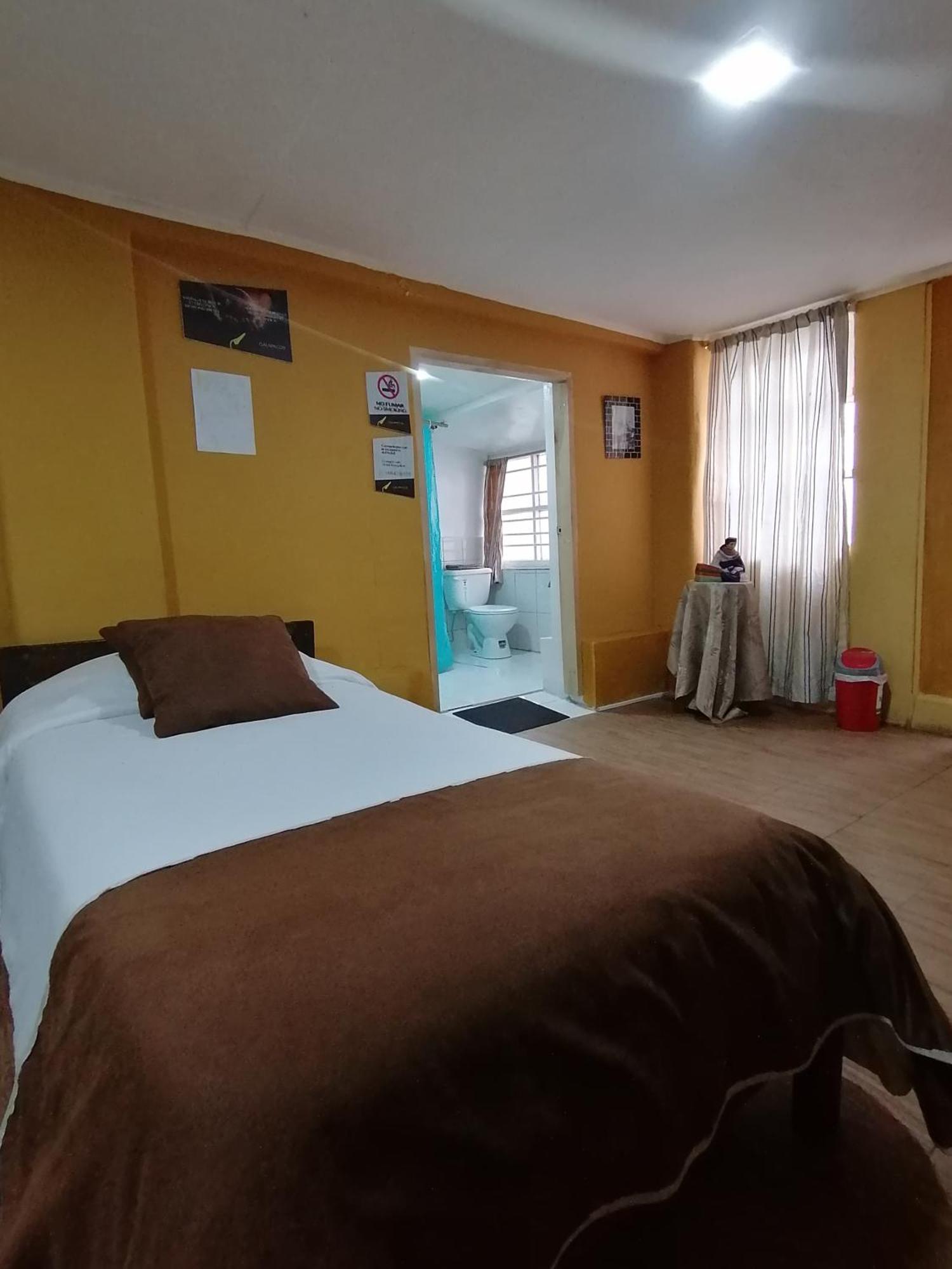 קיטו Galapagos Natural Life Hostel מראה חיצוני תמונה
